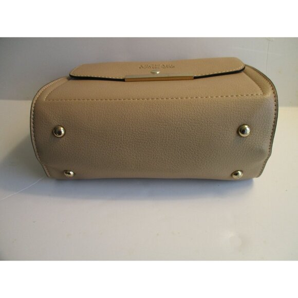 *Michael Kors Beige Tan Satchel Pebbled Boxy Purse - Picture 4 of 6